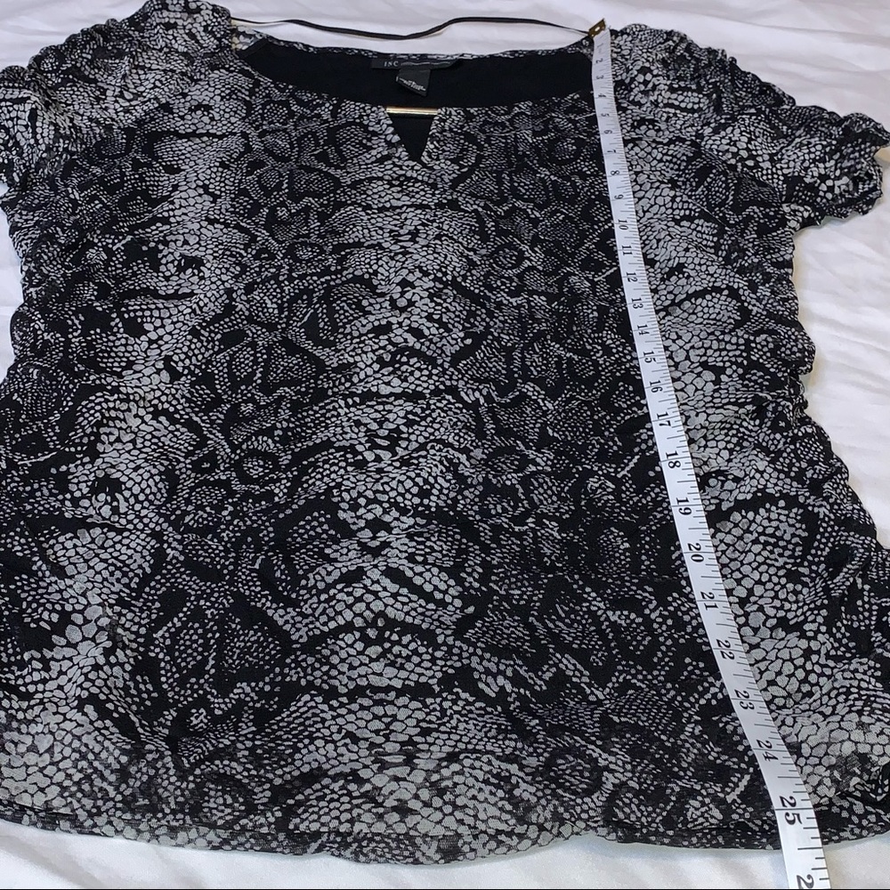 INC Snake Print Metal Keyhole Short Sleeve Top Black & Gray XL - Picture 10 of 11